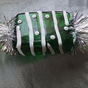 Med wrapped Candy surprise shaped trinket box